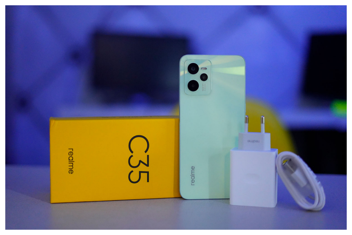 Realme C35