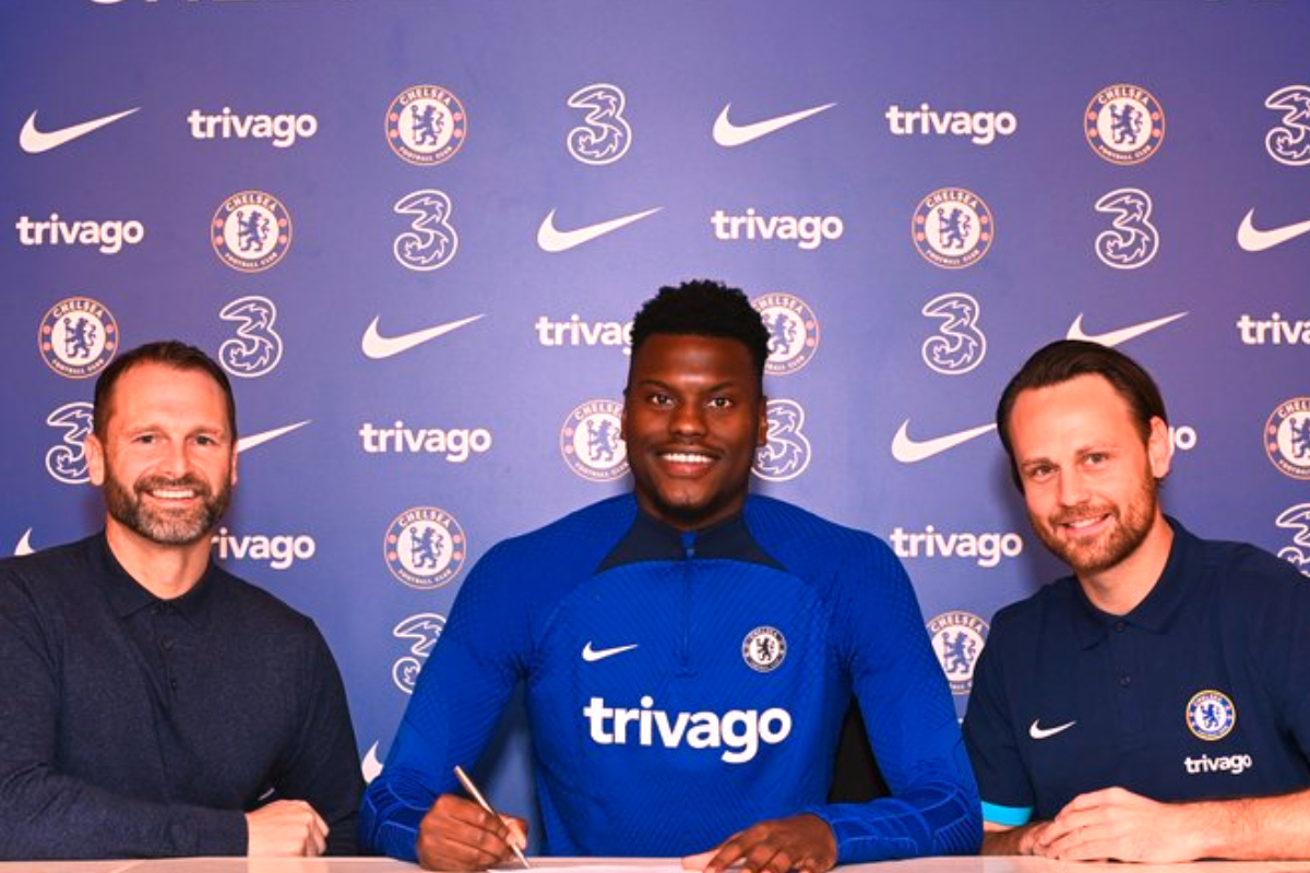 Benoit Badiashile joins Chelsea