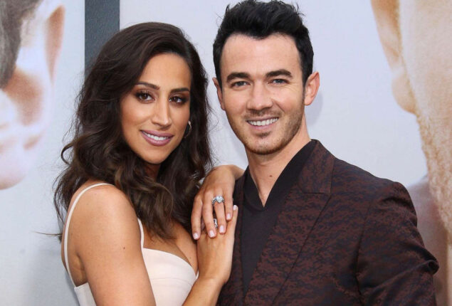 Kevin Jonas remembers a “really bad” proposal disaster