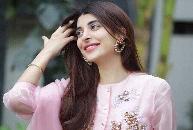 Urwa Hocane enjoys biggest women’s motorcycle rally in Karachi