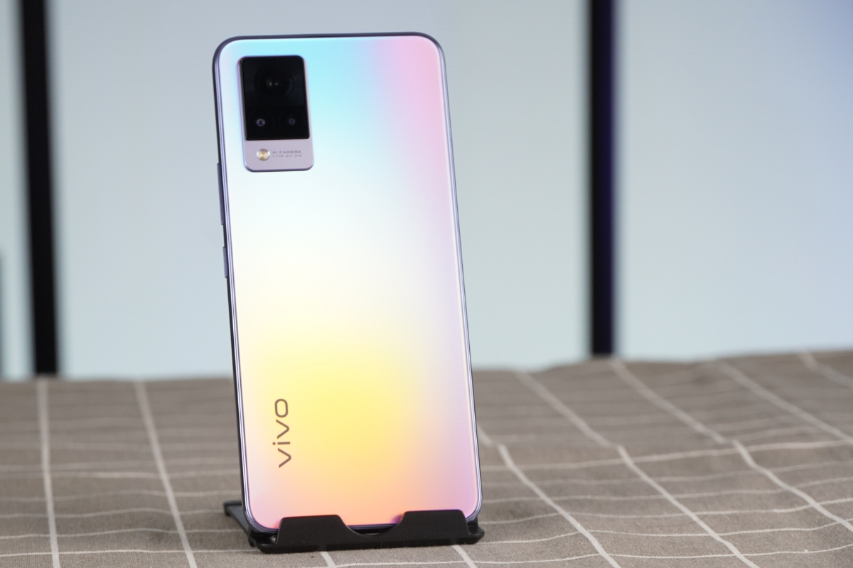 Vivo V21