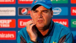 Mickey Arthur will be available to players online