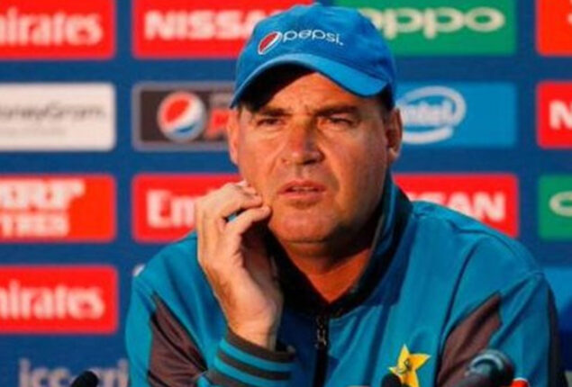 Mickey Arthur will be available to players online