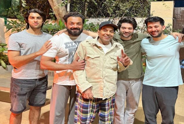 Dharmendra celebrates Lohri with Bobby Deol and grandsons