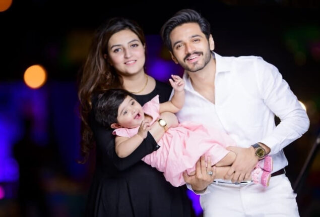 Drama Tere bin actor Wahaj Ali with wife and children