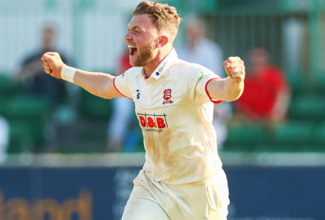 Sam cook extends his contract with Essex by 2 years
