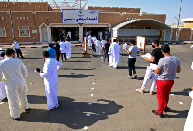 1,875 foreign educators in Kuwait face termination