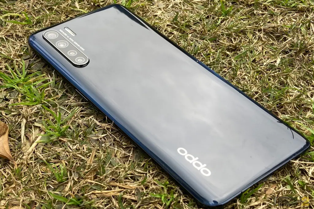 Oppo F15 price in Pakistan