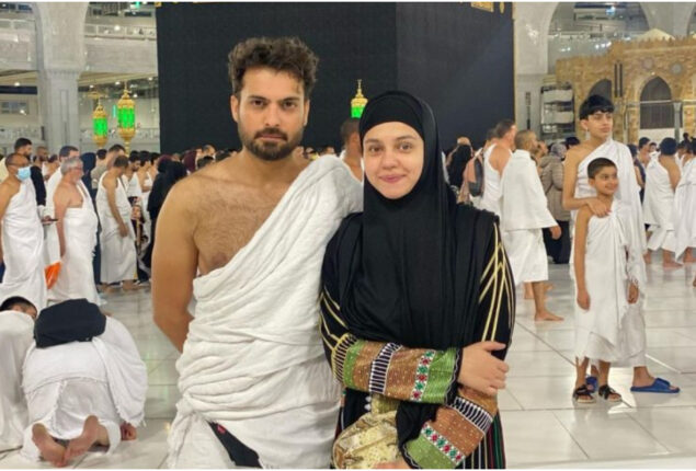 Zara Noor Abbas-Asad Siddiqui Performs Umrah: See Pictures