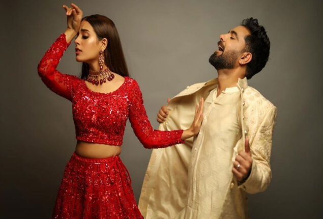 Iqra Aziz and Yasir Hussain viral dance on Bumbro