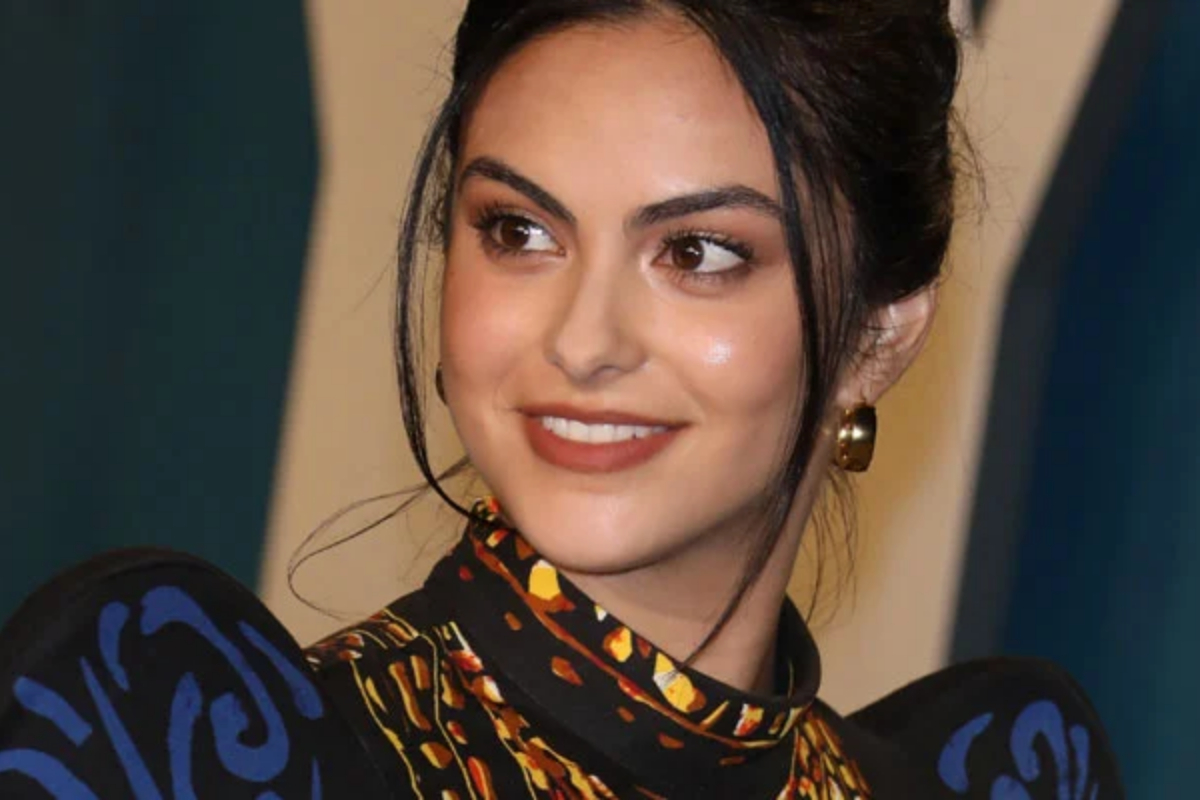 Camila Mendes