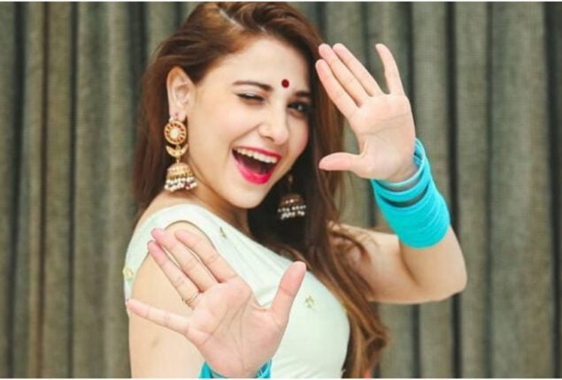 Hina Altaf receives many birthday greetings