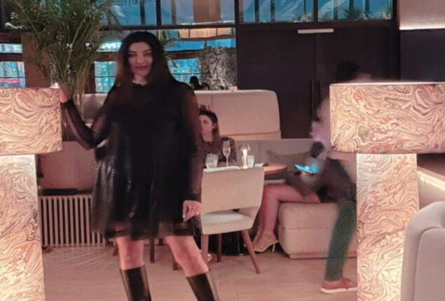 Sushmita Sen dazzle in black; celebrates New Year with daughters