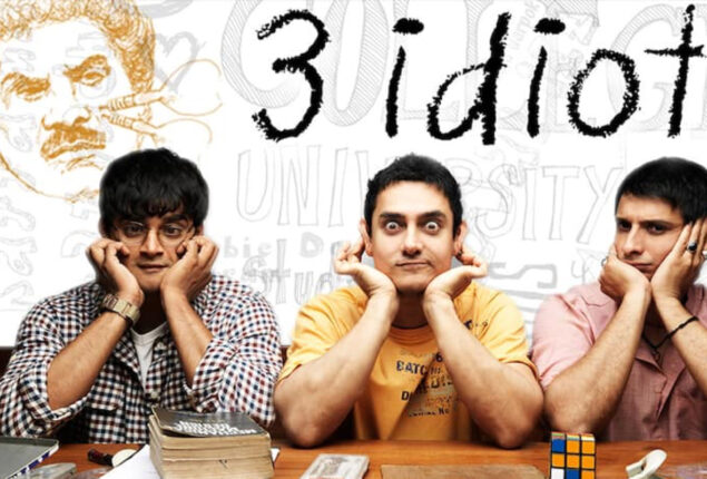 Aamir Khan, R Madhavan, & Sharman Joshi reunited in “3 Idiots,”