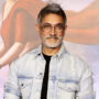 Aamir Khan joins Kamal Haasan while using a walking stick