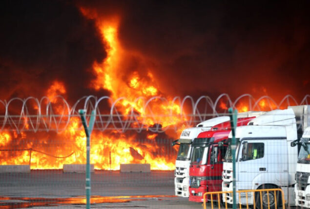 Firefighters battles with fire at Turkey’s Iskenderun port