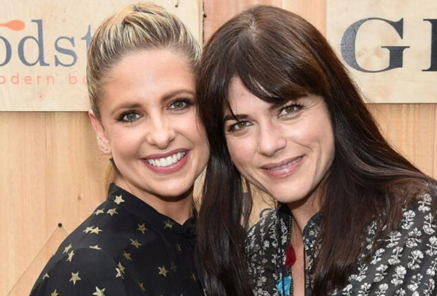 Sarah Michelle Gellar disclose that 250 people watched her kiss scene