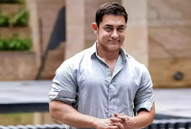 Aamir Khan was seen in a new, younger look at Zoya Akhtar’s workplace