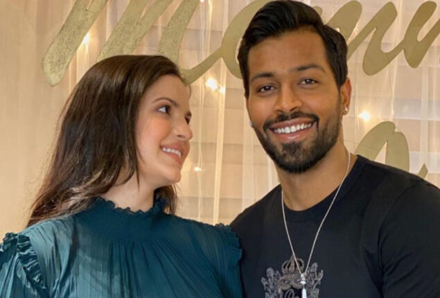 Hardik & Natasa perform a dance down at a Christian wedding