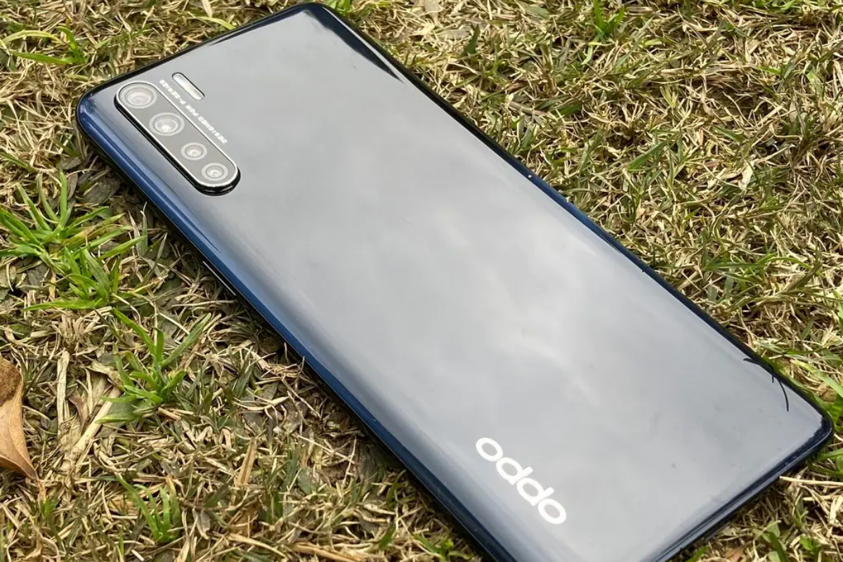 Oppo F15 price in Pakistan