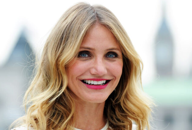 Cameron Diaz appeared riding speed boat in London