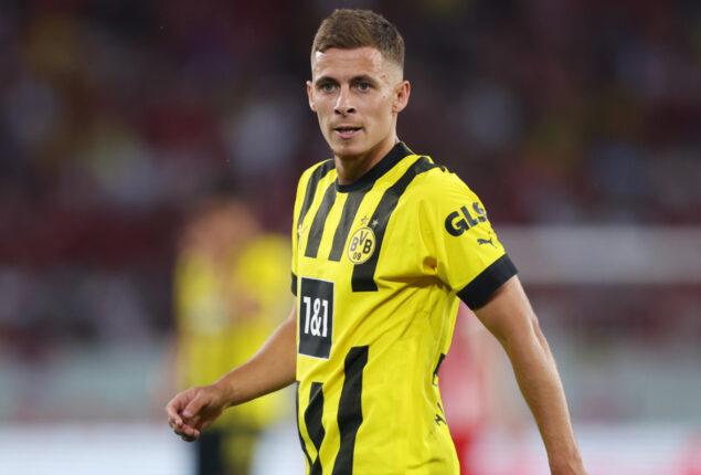 Thorgan Hazard joins PSV Eindhoven on lean deal from Borussia Dortmund