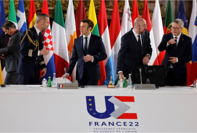 EU rejects Ukraine’s hopes of expedited membership