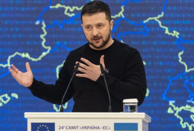 Ukraine will fight for Bakhmut ‘as long as we can’ , says Zelenskyy