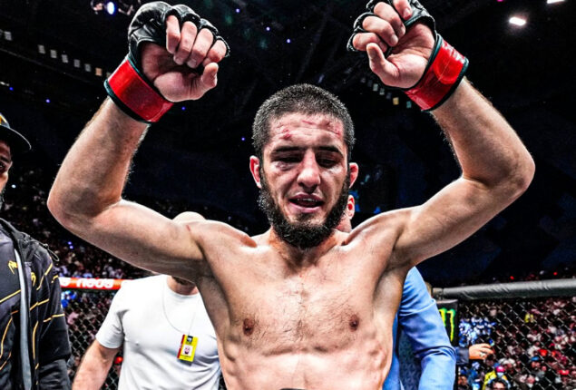 Russia's Makhachev defeated featherweight champion Volkanovski