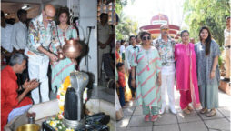 Rakesh Roshan visits to the Shiv mandir with his family