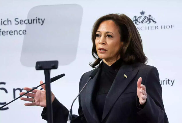 Kamala Harris commits to supporting Ukraine