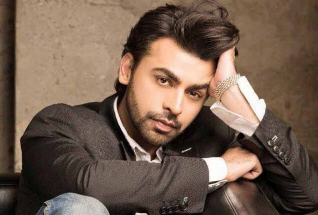 Farhan Saeed faces trolls for attending Hum Awards during floods