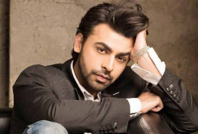 Farhan Saeed faces trolls for attending Hum Awards during floods