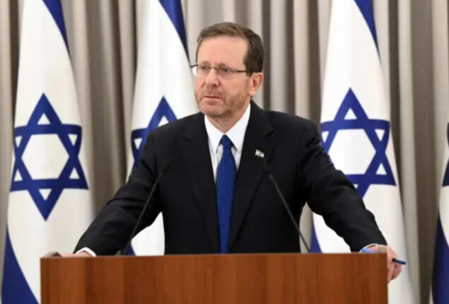 Israel’s president proposes solution to avoid “constitutional collapse”