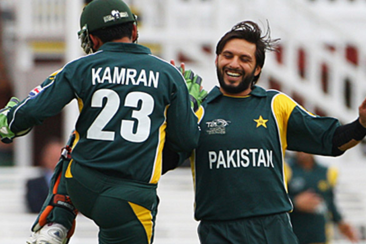 Shahid Khan Afridi supported Akmal