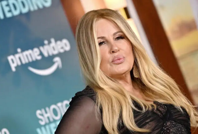 I always get recognised in public now!, says Jennifer Coolidge