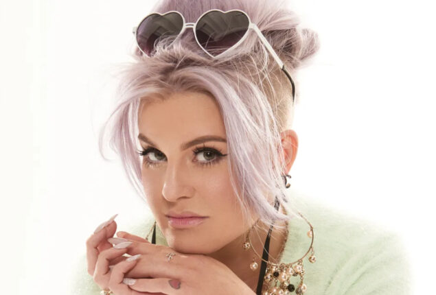 Kelly Osbourne continues work amid childbirth