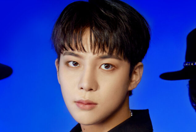 Jongho of the K-pop group Ateez was followed while being broadcast live