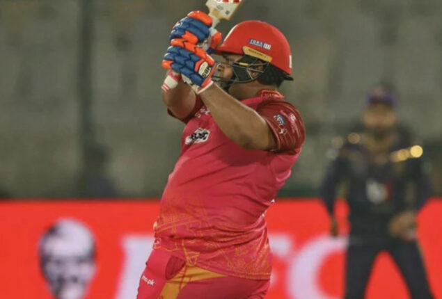 PSL 2023: Azam Khan honors his father Moin Khan with game-winning game