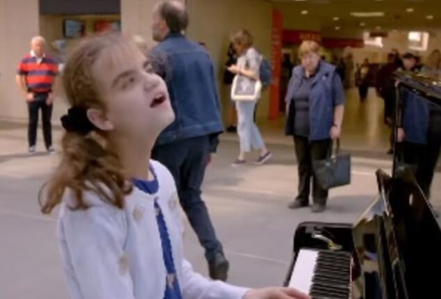 13-year-old visually impaired girl stuns everyone with her piano skills