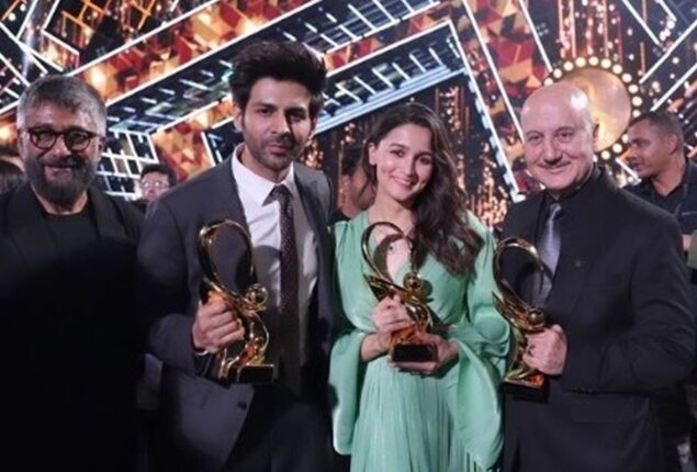 Alia Bhatt slays in green gown with others at Zee Cine Awards
