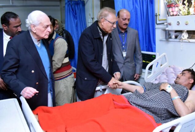 President Alvi inquires about health of Peshawar blast victims