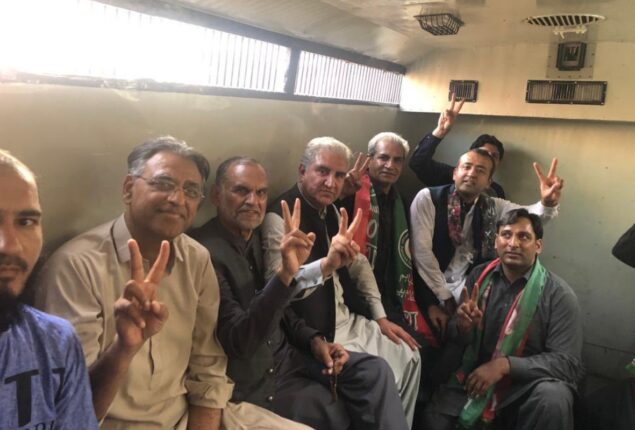 Qureshi, Asad Umar surrender as PTI kicks off ‘Jail Bahro’ movement