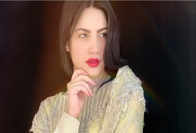 Throwback: Top 5 Neelum Muneer dance video breaks the internet