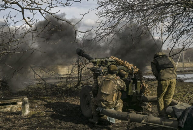 Ukraine war: Bakhmut defenders redouble their efforts