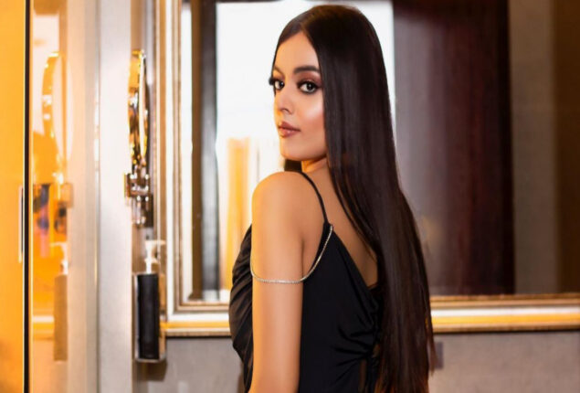 Zainab Raza stuns fans with her sizzling photos