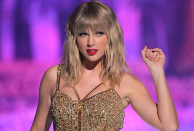 Taylor Swift gives a fearless performance at Eras Tour