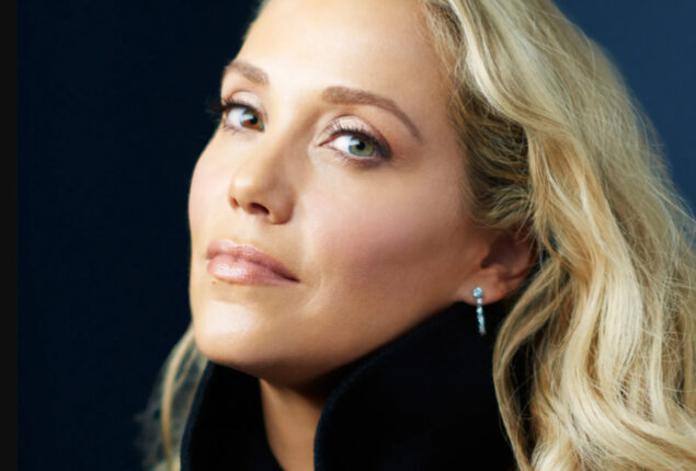 Elizabeth Berkley once purchased a Jessie costume from Amazon