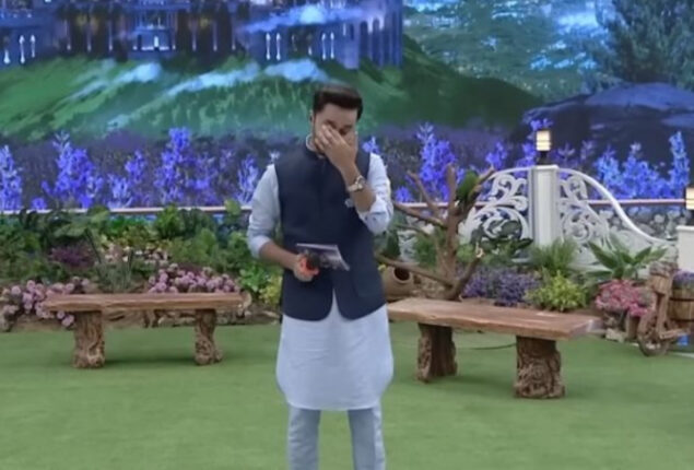 Waseem Badami gets emotional during live Ramadan transmission