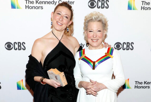 Bette Midler applauses daughter Sophie for new film role